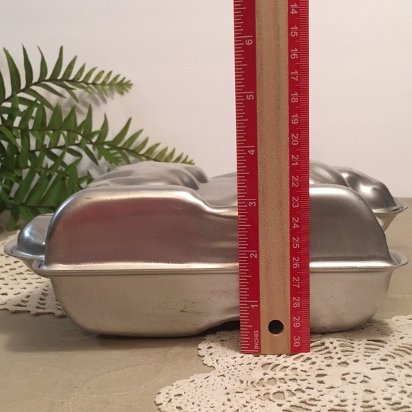 Vintage 3D Bunny Rabbit Cake Pan Mold - Picture 15 of 15